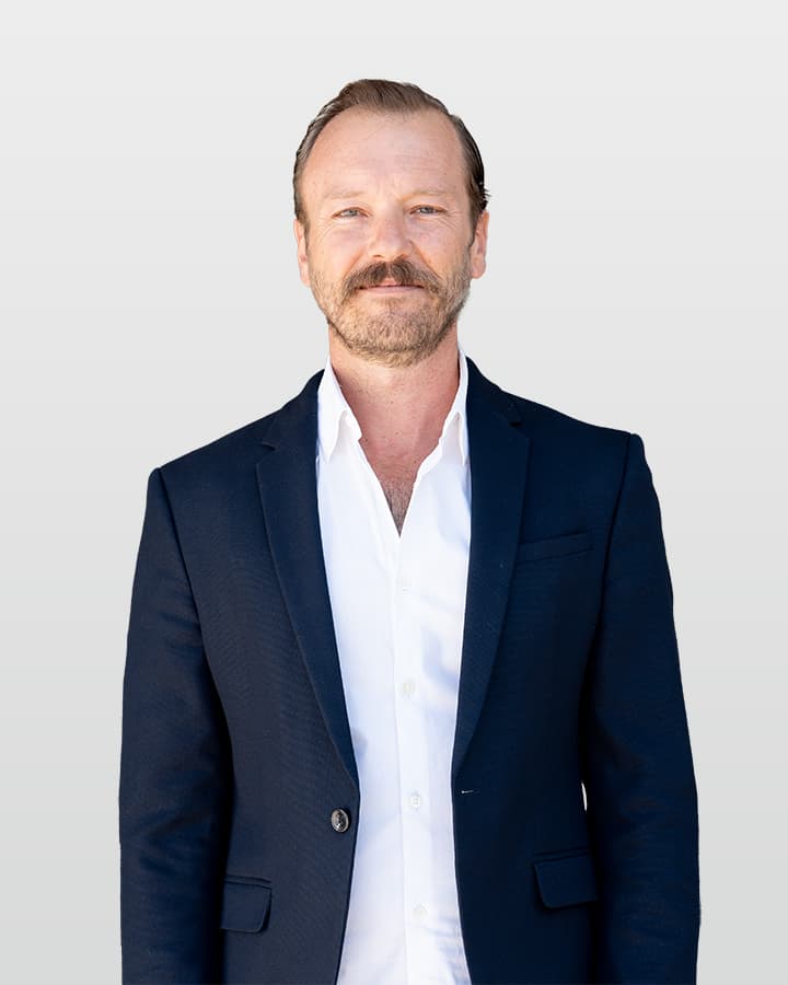 Retrato de Alejandro De La Torre, Director de Construcción